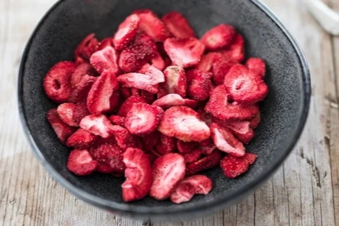 freeze-dried-strawberries-fruit- freeze-dried-strawberries-fruit-